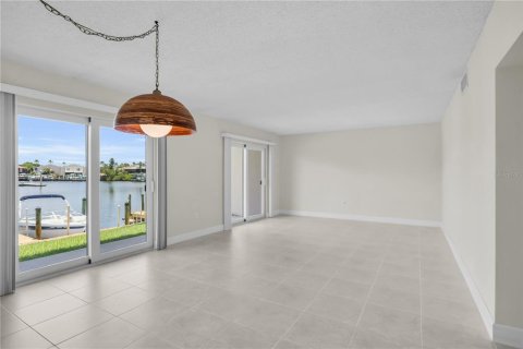 Condo in Tampa, Florida, 2 bedrooms № 2230617 - photo 7