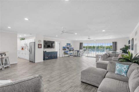 Condo in Tampa, Florida, 2 bedrooms № 2230617 - photo 18