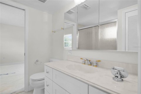 Condo in Tampa, Florida, 2 bedrooms № 2230617 - photo 14