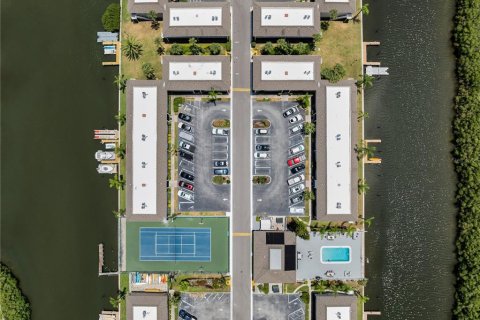 Condo in Tampa, Florida, 2 bedrooms № 2230617 - photo 20