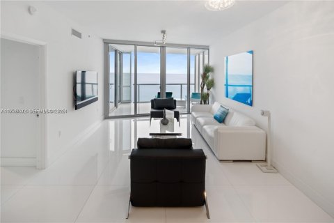 Condominio en venta en Sunny Isles Beach, Florida, 1 dormitorio, 79.71 m2 № 2189922 - foto 5