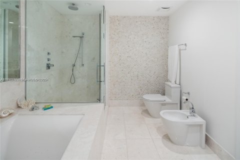 Condominio en venta en Sunny Isles Beach, Florida, 1 dormitorio, 79.71 m2 № 2189922 - foto 16