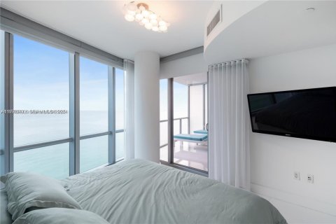 Condominio en venta en Sunny Isles Beach, Florida, 1 dormitorio, 79.71 m2 № 2189922 - foto 11