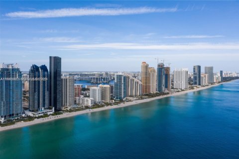 Condominio en venta en Sunny Isles Beach, Florida, 1 dormitorio, 79.71 m2 № 2189922 - foto 21