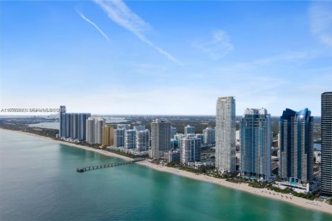Condominio en venta en Sunny Isles Beach, Florida, 1 dormitorio, 79.71 m2 № 2189922 - foto 22