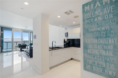 Condominio en venta en Sunny Isles Beach, Florida, 1 dormitorio, 79.71 m2 № 2189922 - foto 6