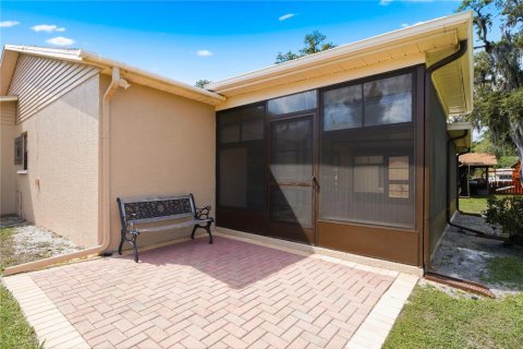 House in New Port Richey, Florida 3 bedrooms, 148.18 sq.m. № 2101128 - photo 22