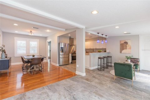 Villa ou maison à louer à Tampa, Floride: 4 chambres, 166.57 m2 № 2388729 - photo 12