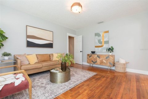 Villa ou maison à louer à Tampa, Floride: 4 chambres, 166.57 m2 № 2388729 - photo 6