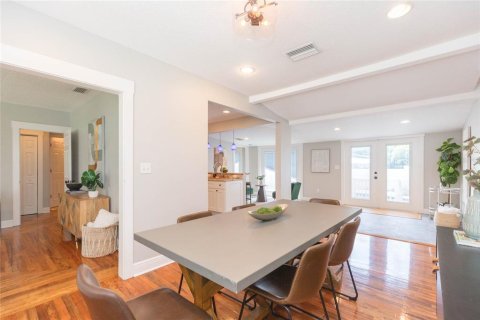 Villa ou maison à louer à Tampa, Floride: 4 chambres, 166.57 m2 № 2388729 - photo 8