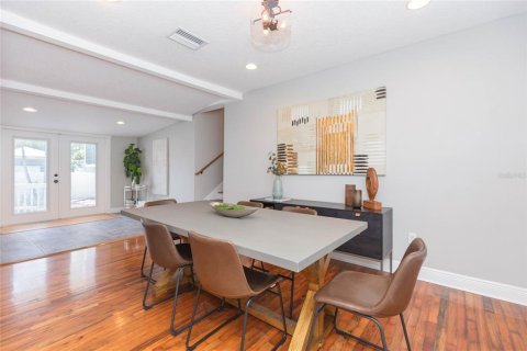 Villa ou maison à louer à Tampa, Floride: 4 chambres, 166.57 m2 № 2388729 - photo 9