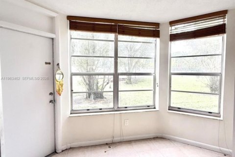 Купить кондоминиум в Майами, Флорида 1 спальня, 83.43м2, № 2025586 - фото 12