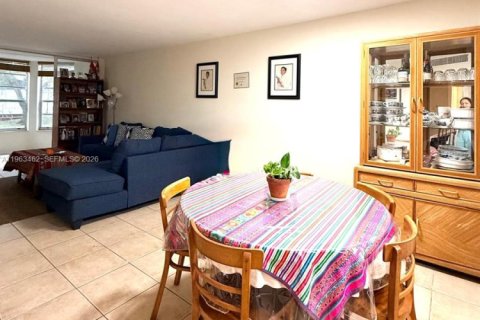 Купить кондоминиум в Майами, Флорида 1 спальня, 83.43м2, № 2025586 - фото 11