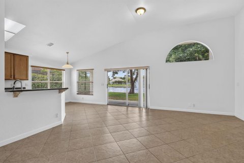 Villa ou maison à vendre à West Palm Beach, Floride: 4 chambres, 191.56 m2 № 2372021 - photo 16
