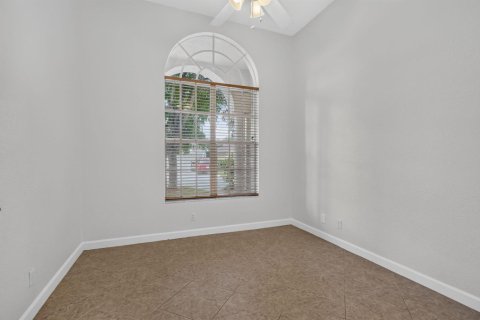 Villa ou maison à vendre à West Palm Beach, Floride: 4 chambres, 191.56 m2 № 2372021 - photo 14