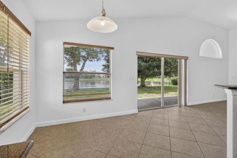 Villa ou maison à vendre à West Palm Beach, Floride: 4 chambres, 191.56 m2 № 2372021 - photo 21