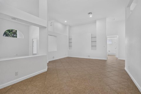 Villa ou maison à vendre à West Palm Beach, Floride: 4 chambres, 191.56 m2 № 2372021 - photo 12
