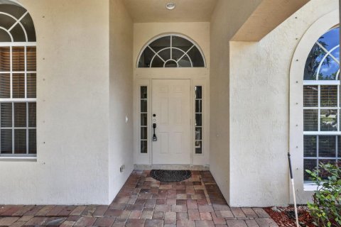 Villa ou maison à vendre à West Palm Beach, Floride: 4 chambres, 191.56 m2 № 2372021 - photo 5