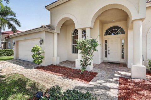 Villa ou maison à vendre à West Palm Beach, Floride: 4 chambres, 191.56 m2 № 2372021 - photo 4