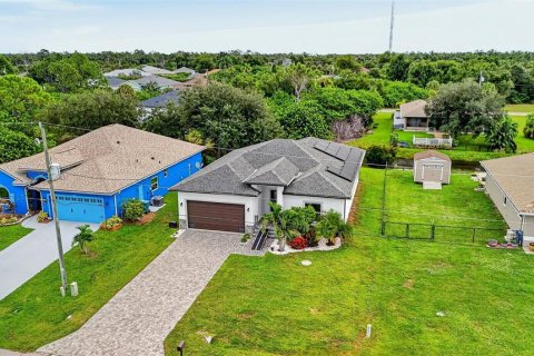 Villa ou maison à vendre à Rotonda, Floride: 3 chambres, 151.15 m2 № 2398731 - photo 29