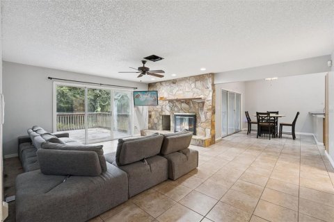 House in Eustis, Florida 3 bedrooms, 170.94 sq.m. № 2324174 - photo 8