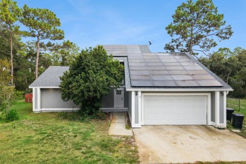House in Eustis, Florida 3 bedrooms, 170.94 sq.m. № 2324174 - photo 3