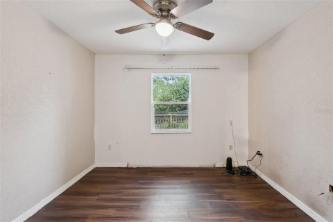 House in Eustis, Florida 3 bedrooms, 170.94 sq.m. № 2324174 - photo 24