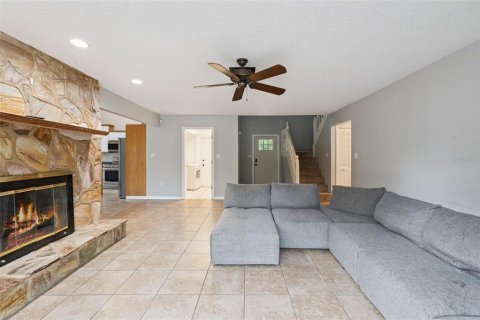 House in Eustis, Florida 3 bedrooms, 170.94 sq.m. № 2324174 - photo 7