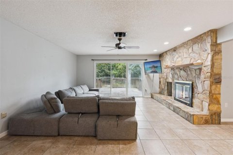 House in Eustis, Florida 3 bedrooms, 170.94 sq.m. № 2324174 - photo 6