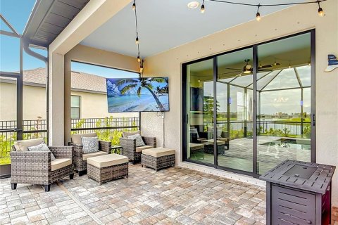 Villa ou maison à vendre à Port Charlotte, Floride: 4 chambres, 188.78 m2 № 2405289 - photo 6
