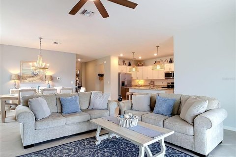Villa ou maison à vendre à Port Charlotte, Floride: 4 chambres, 188.78 m2 № 2405289 - photo 13