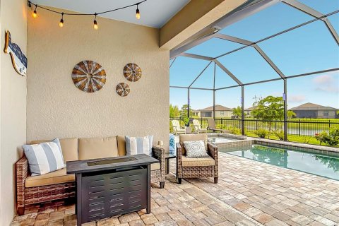 Villa ou maison à vendre à Port Charlotte, Floride: 4 chambres, 188.78 m2 № 2405289 - photo 5