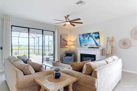 Villa ou maison à vendre à Port Charlotte, Floride: 4 chambres, 188.78 m2 № 2405289 - photo 8