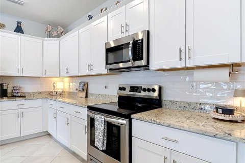 Villa ou maison à vendre à Port Charlotte, Floride: 4 chambres, 188.78 m2 № 2405289 - photo 19