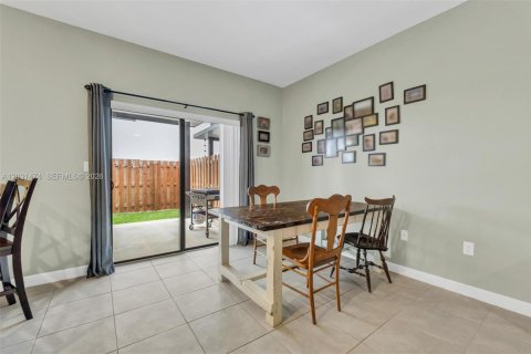 Adosado en venta en Miami, Florida, 3 dormitorios, 123.65 m2 № 2084992 - foto 12