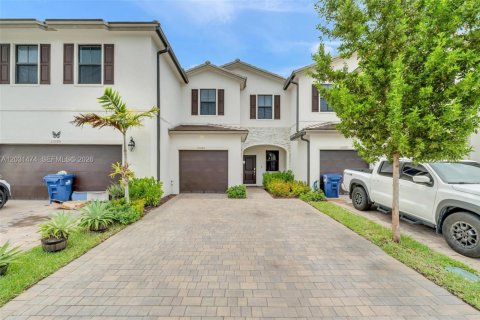 Adosado en venta en Miami, Florida, 3 dormitorios, 123.65 m2 № 2084992 - foto 3