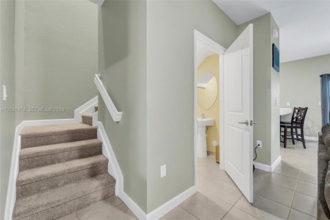 Adosado en venta en Miami, Florida, 3 dormitorios, 123.65 m2 № 2084992 - foto 8