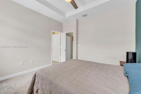 Adosado en venta en Miami, Florida, 3 dormitorios, 123.65 m2 № 2084992 - foto 24