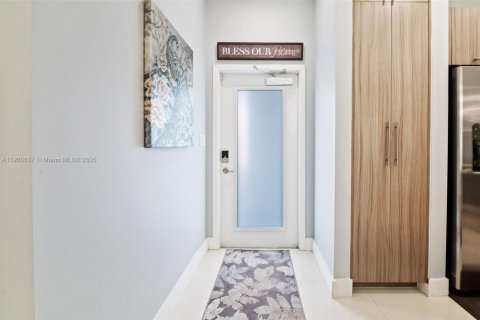 Condominio en venta en Doral, Florida, 2 dormitorios, 104.42 m2 № 1964510 - foto 2