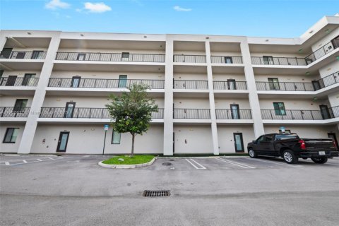Condominio en venta en Doral, Florida, 2 dormitorios, 104.42 m2 № 1964510 - foto 24