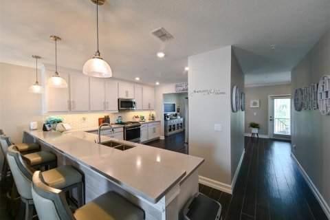 Townhouse in Tampa, Florida 3 bedrooms, 205.31 sq.m. № 1907620 - photo 11