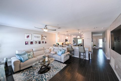 Townhouse in Tampa, Florida 3 bedrooms, 205.31 sq.m. № 1907620 - photo 9