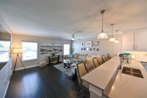 Townhouse in Tampa, Florida 3 bedrooms, 205.31 sq.m. № 1907620 - photo 10