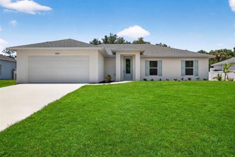 House in Port Charlotte, Florida 3 bedrooms, 168.9 sq.m. № 2152268