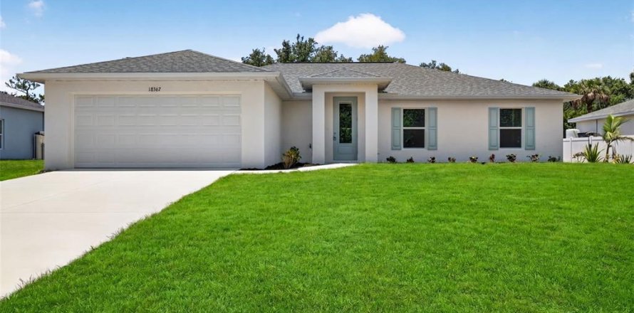 House in Port Charlotte, Florida 3 bedrooms, 168.9 sq.m. № 2152268