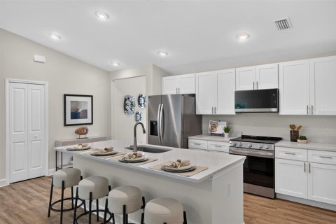House in Port Charlotte, Florida 3 bedrooms, 168.9 sq.m. № 2152268 - photo 8
