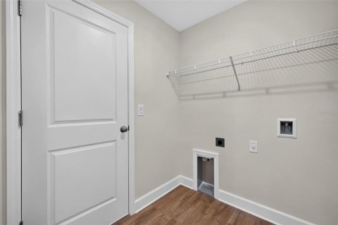 House in Port Charlotte, Florida 3 bedrooms, 168.9 sq.m. № 2152268 - photo 28