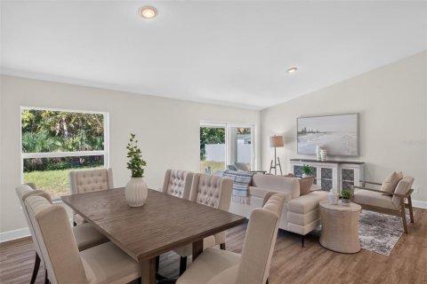 House in Port Charlotte, Florida 3 bedrooms, 168.9 sq.m. № 2152268 - photo 16