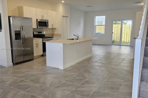 Купить коммерческую недвижимость в Флорида-Сити, Флорида 150.04м2, № 2049972 - фото 3