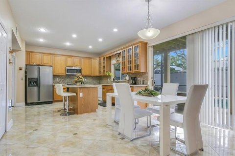 Casa en venta en Orlando, Florida, 5 dormitorios, 357.49 m2 № 2416233 - foto 5
